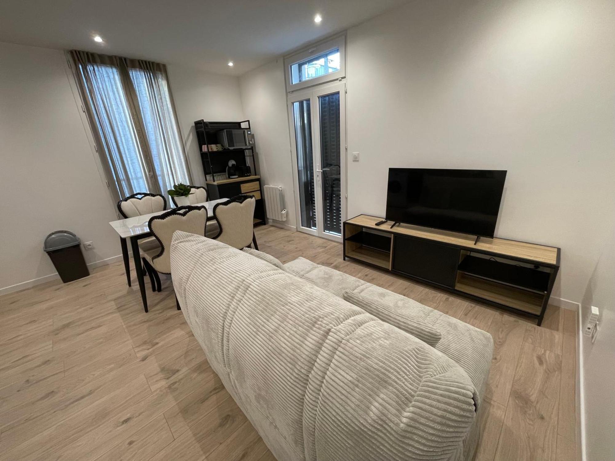 נואזי-לה-סק Appartement Avec Terrasse Et Ciel Etoile ! מראה חיצוני תמונה